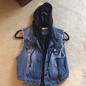 Cropped denim jacket